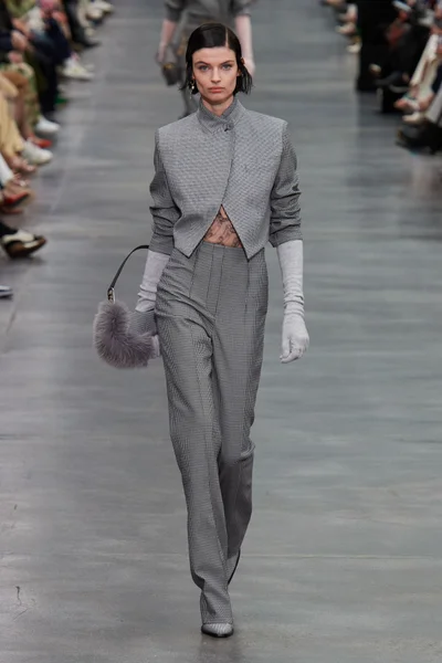 Look 45